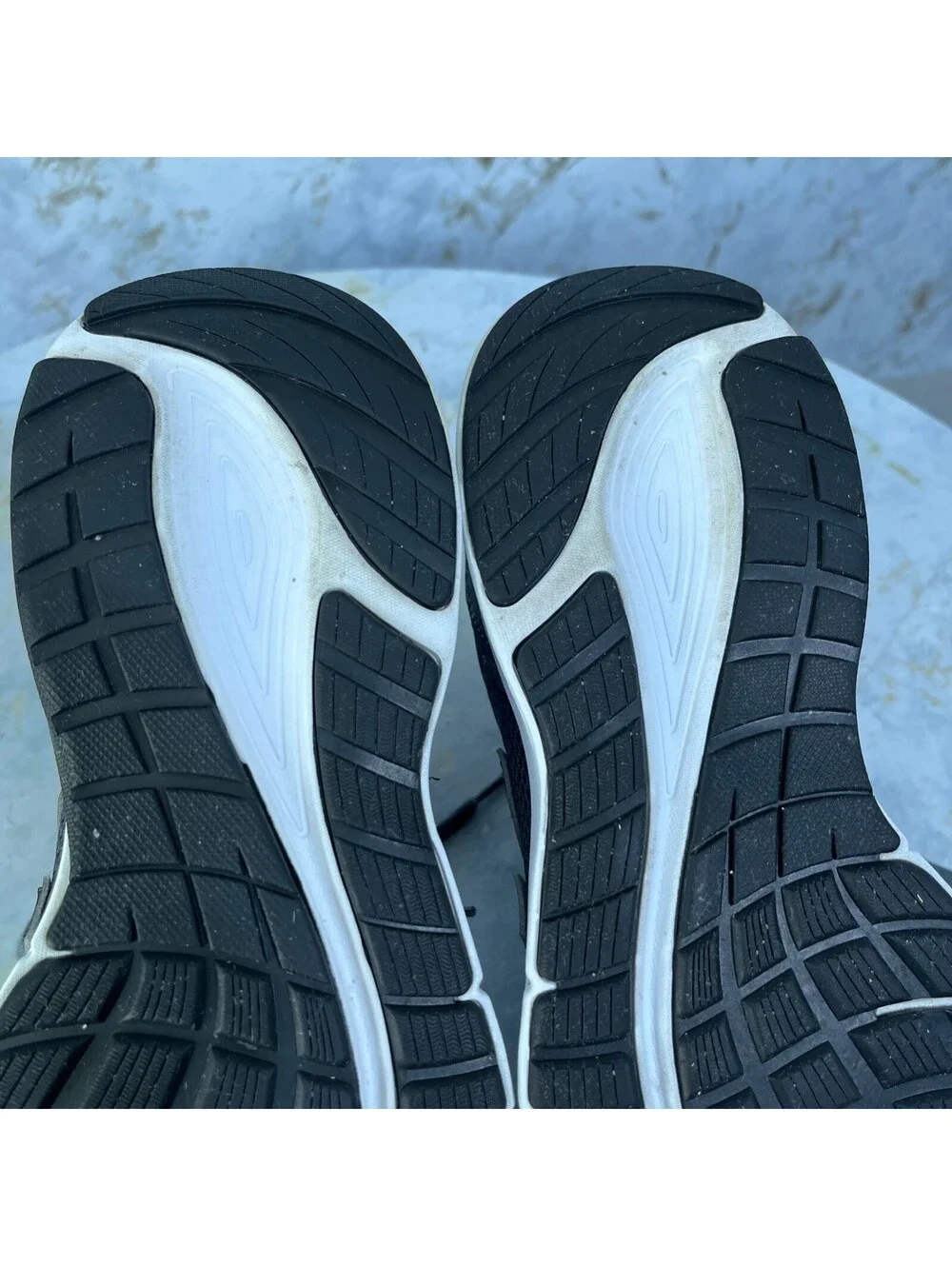 New Balance signs tread